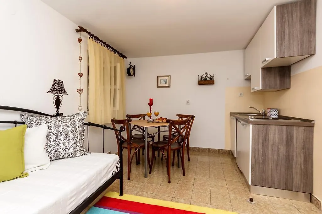 Apartment Dalmatian Cottage Split